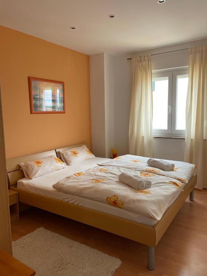 Apartments Rafaela Barbat na Rabu Eksteriør billede